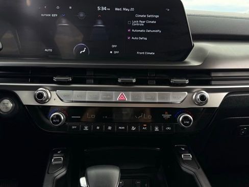 Used 2025 Kia Telluride S FWD image 25