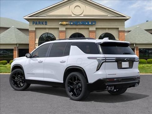New 2026 Chevrolet Traverse RS w/ LPO, Floor Liner Package FWD image 4
