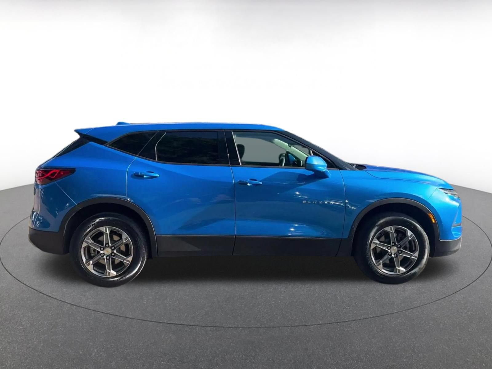 Used 2025 Chevrolet Blazer LT FWD image 15