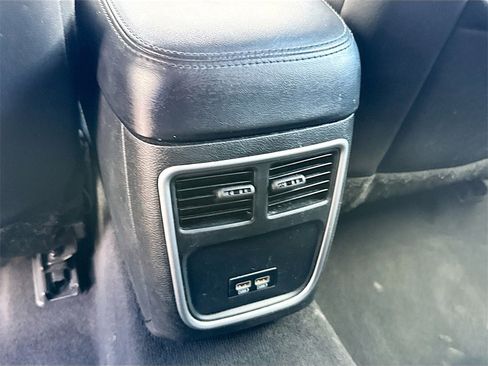 Used 2022 Chrysler 300 Touring w/ Sport Appearance Package image 27