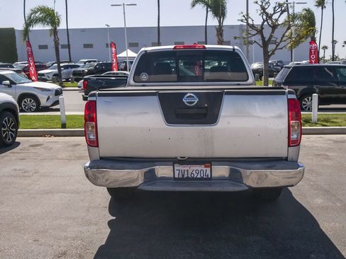 Used 2005 Nissan Frontier SE RWD image 8