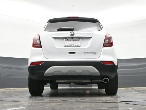 Used 2022 Buick Encore Preferred AWD/4WD image 27