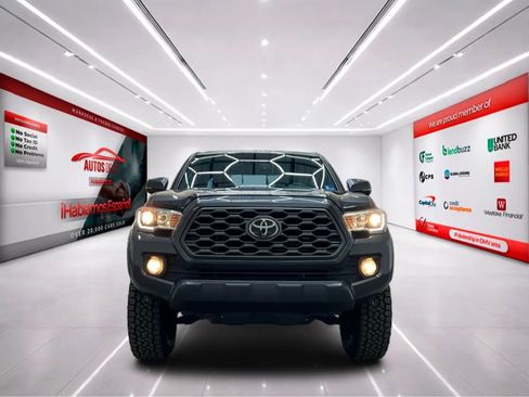 Used 2020 Toyota Tacoma TRD Off-Road w/ Technology Package image 2
