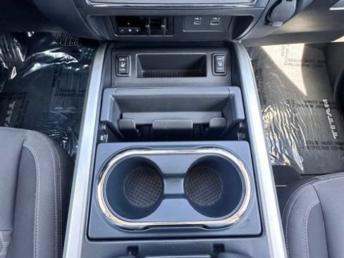 Certified 2024 Nissan Titan SV w/ SV Convenience Package RWD image 17