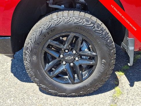 Used 2024 Chevrolet Silverado 1500 LT Trail Boss w/ Convenience Package II AWD/4WD image 8