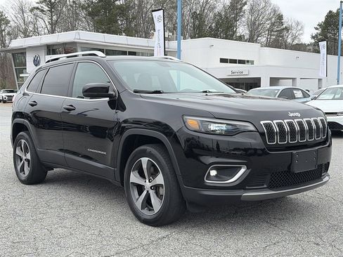 Used 2019 Jeep Cherokee Limited image 29
