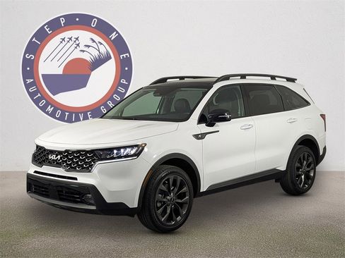 Used 2023 Kia Sorento X-Line EX image 2