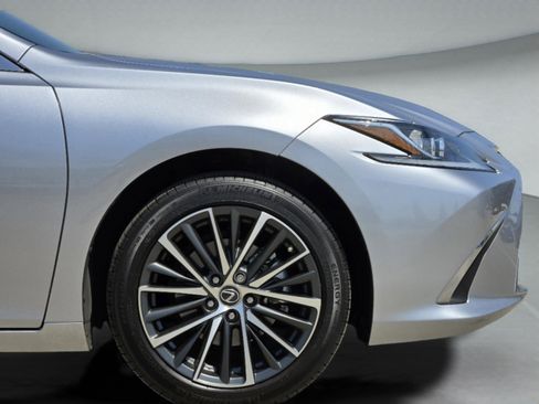 Used 2025 Lexus ES 350 w/ Premium Package image 35