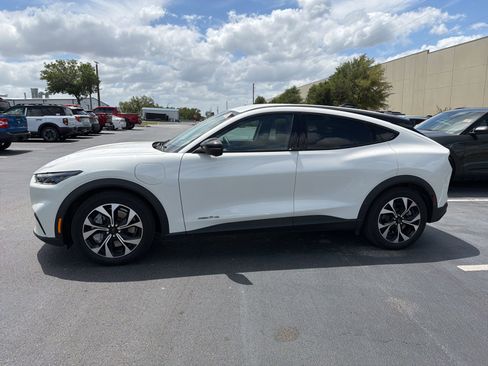 Used 2025 Ford Mustang Mach-E Select w/ Comfort Package Lite image 11