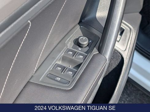 Certified 2024 Volkswagen Tiguan SE AWD/4WD image 12