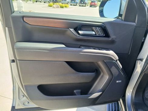 New 2026 GMC Yukon Denali w/ Denali Reserve Package AWD/4WD image 11