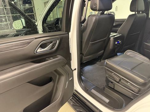 Used 2022 GMC Yukon SLT w/ SLT Luxury Package image 27