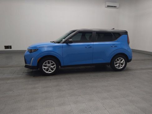 Used 2025 Kia Soul S image 2