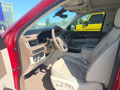 Used 2021 GMC Yukon Denali w/ Denali Premium Package AWD/4WD image 5