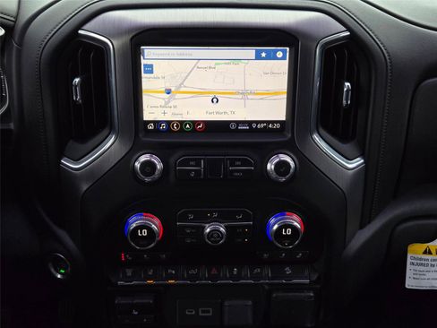 Used 2020 GMC Sierra 2500 Denali w/ Denali Ultimate Package AWD/4WD image 18