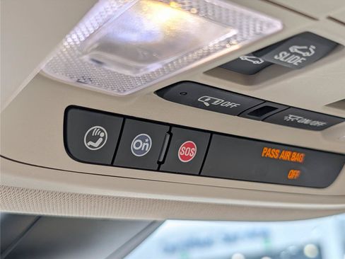 Used 2018 GMC Acadia Denali w/ Technology Package FWD image 28