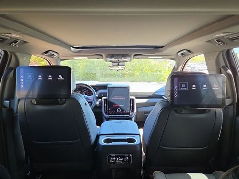 New 2026 GMC Yukon AT4 w/ AT4 Premium Plus Package image 14