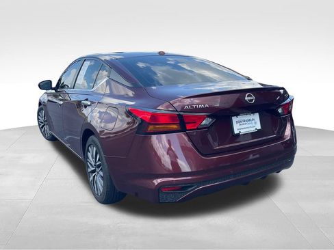Used 2023 Nissan Altima 2.5 SV FWD image 3