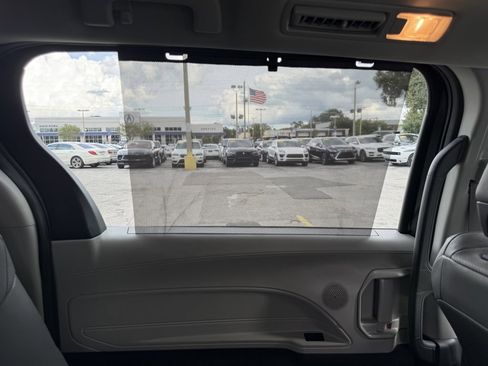 Used 2023 Toyota Sienna XLE image 22