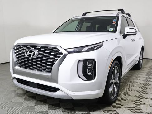 Used 2021 Hyundai Palisade Limited w/ Cargo Package image 2