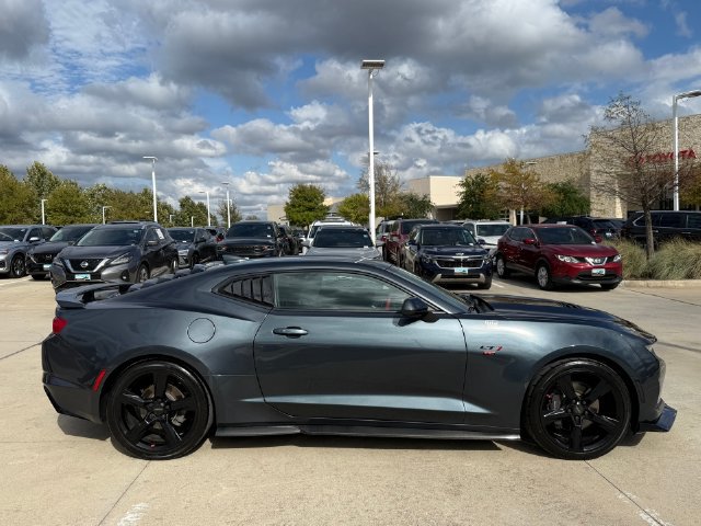 Used 2021 Chevrolet Camaro LT RWD image 8