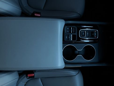 Certified 2024 Honda Pilot Touring image 28