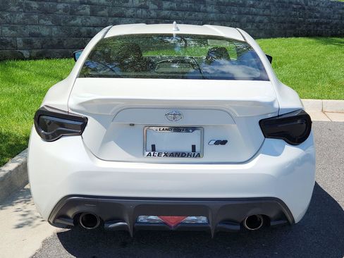 Used 2020 Toyota 86 RWD image 7