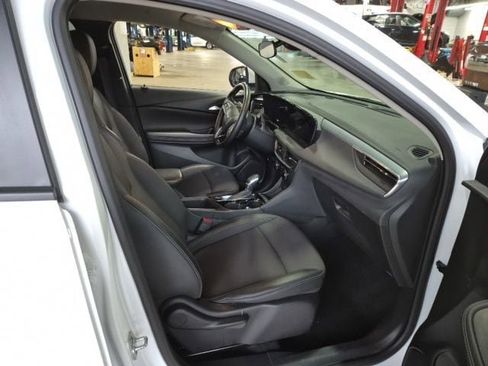 Used 2025 Buick Encore GX Preferred image 11