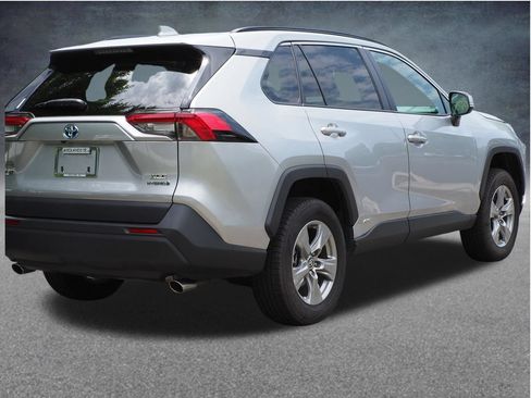 Used 2024 Toyota RAV4 XLE AWD/4WD image 25