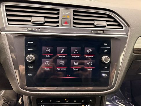 Used 2024 Volkswagen Tiguan SEL R-Line image 16