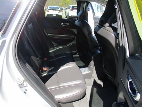 Used 2022 Volvo XC60 T8 Inscription w/ Advanced Package AWD/4WD image 15