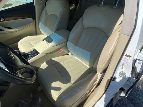 Used 2017 INFINITI QX50 2WD w/ Premium Plus Package image 3