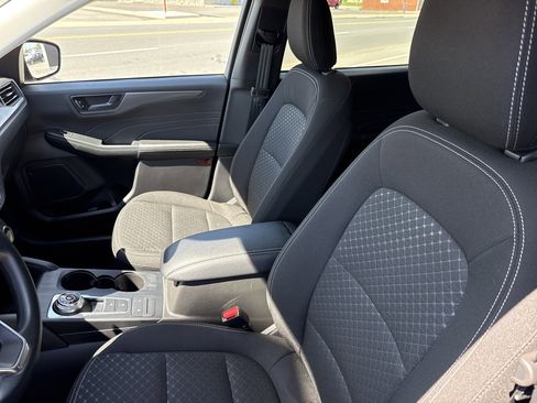 Used 2025 Ford Escape Active AWD/4WD image 12