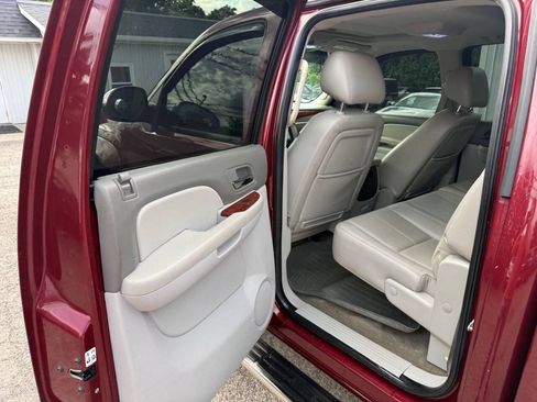 Used 2013 GMC Sierra 1500 SLT w/ LPO, Deluxe Chrome Package AWD/4WD image 13