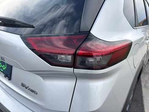 Used 2024 Nissan Rogue SV image 29