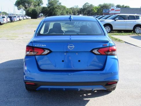 Used 2024 Nissan Versa SR FWD image 4