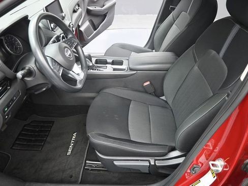 Used 2025 Nissan Sentra SV image 11