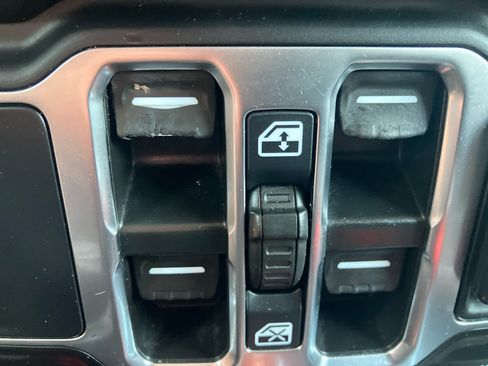 Used 2022 Jeep Gladiator Rubicon w/ LED Lighting Group AWD/4WD image 32