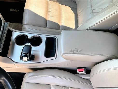 Used 2014 Jeep Grand Cherokee Limited w/ Mopar Chrome Edition Group RWD image 15