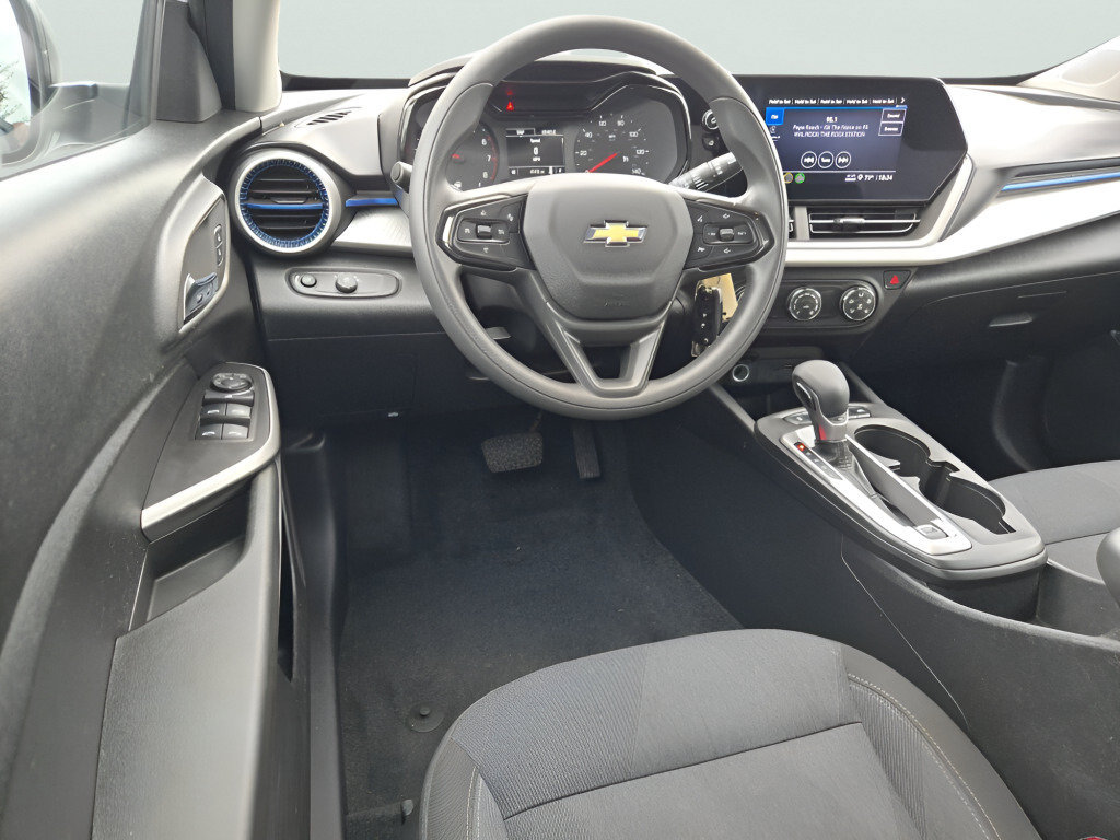 Certified 2024 Chevrolet Trax LS FWD image 23