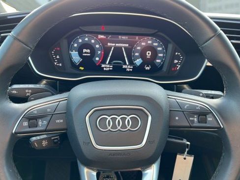 Used 2025 Audi Q3 2.0T Premium image 29