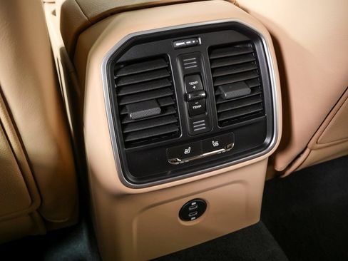 Certified 2026 Porsche Macan AWD/4WD image 21