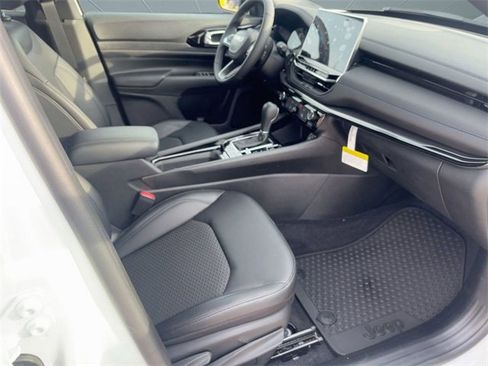 New 2026 Jeep Compass Latitude image 29