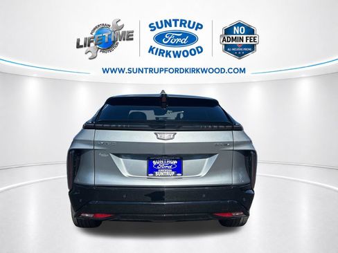 Used 2024 Cadillac Lyriq Sport w/ LPO, Floor Liner Package AWD/4WD image 4