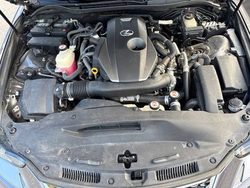 Used 2018 Lexus IS 300 F Sport w/ F Sport Package RWD image 11