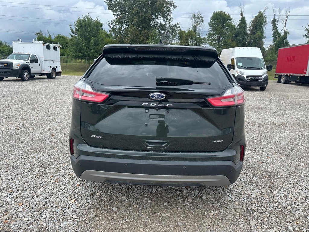 Used 2022 Ford Edge SEL w/ Convenience Package AWD/4WD image 2