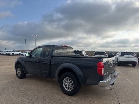 Used 2016 Nissan Frontier SV image 15