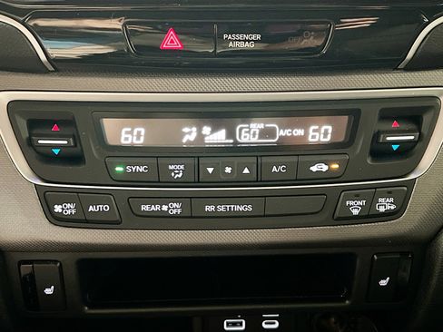 Used 2025 Honda Ridgeline RTL image 11