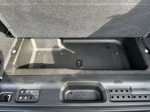 Used 2025 Jeep Wrangler Sport image 24