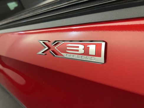 Used 2023 GMC Sierra 1500 SLT image 37